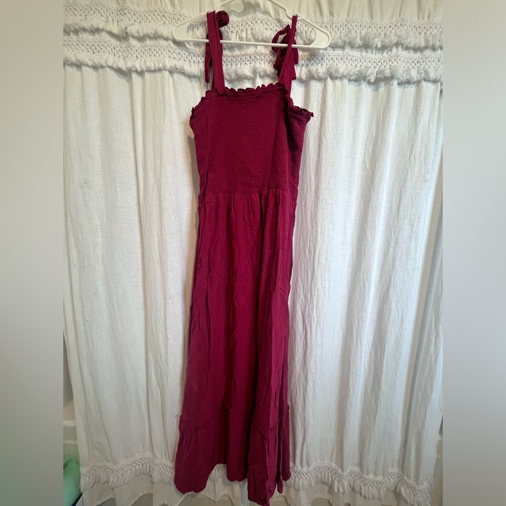 Elegant Burgundy Maxi Dress